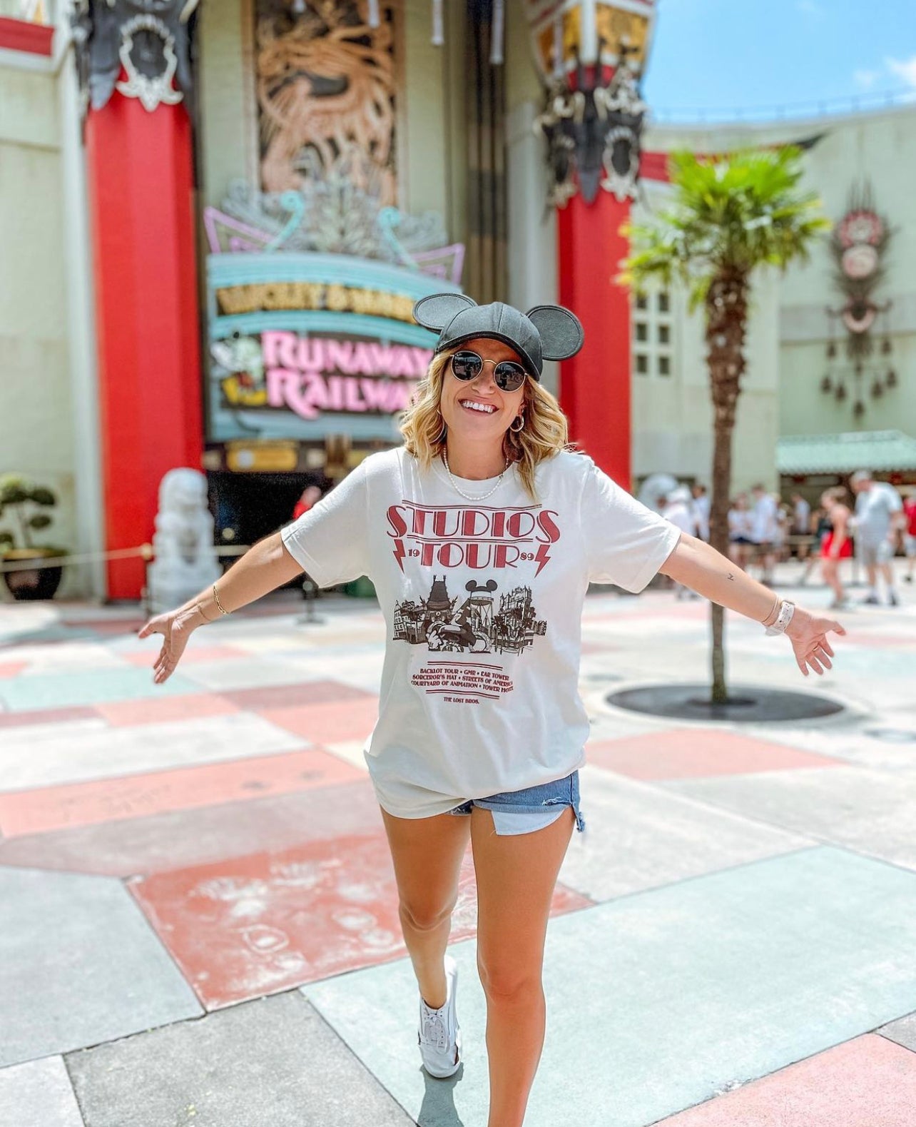 Vintage Studios Tour Tee - The Lost Bros